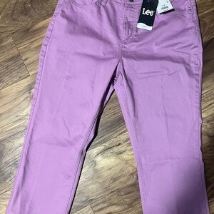Lee Women's Cropped Jeans in Lavender